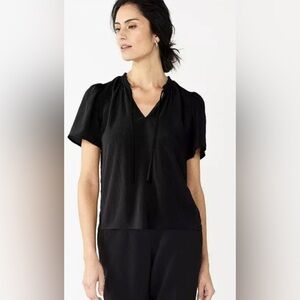 NWT Nine West Woman's X-SMALL Black Pullover / tie neck / Satin Feel Top Blouse